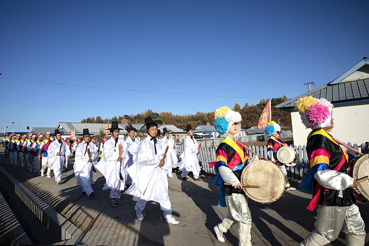 踩地神:感受朝鲜族喜庆热闹的传统民俗风情
