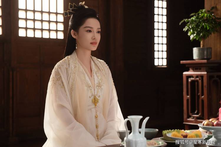 诛仙电影定妆照:李沁高冷造型美爆,网友热议