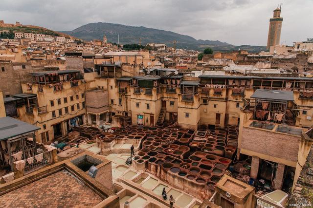 菲斯:探索摩洛哥千年古城的历史与文化