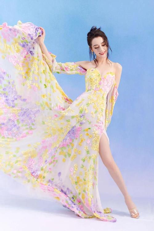 美腿优16位大长腿流量女星，迷人身姿尽显魅力