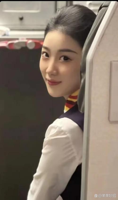 飞机上如何认识美丽空姐？邂逅攻略来支招！