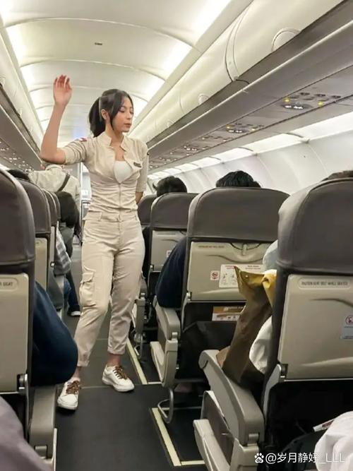 飞机上如何认识美丽空姐？邂逅攻略来支招！