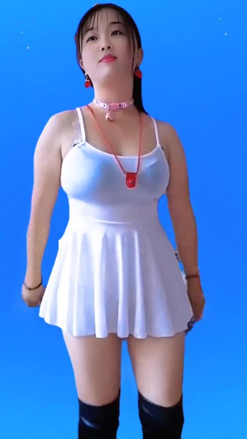 褐眼女孩傲慢舞火遍全网,快来学这个超火爆舞蹈!