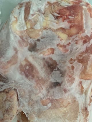 熊猫宝宝冻成一团了怎么办？快看这里有妙招！