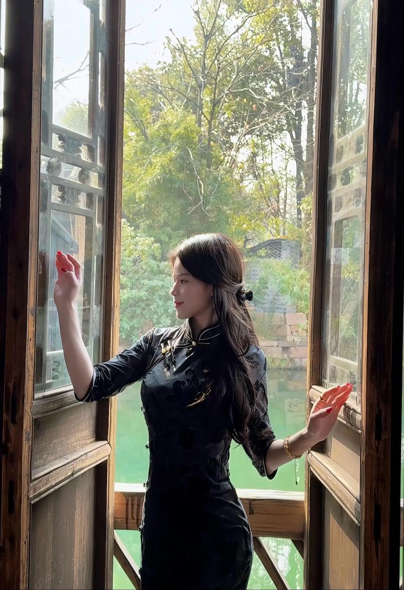 清新书卷的女生什么样?解读这种独特迷人的魅力!