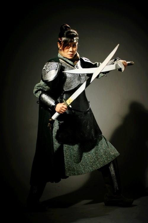 新水浒传首映礼明星红毯秀，看看谁的造型最抢眼？