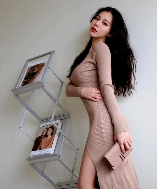 无名d罩杯美女是谁？这个身材也太火辣了吧！