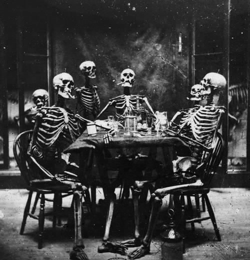 什么是毛骨悚然的蠕动？看完这个你就明白了！