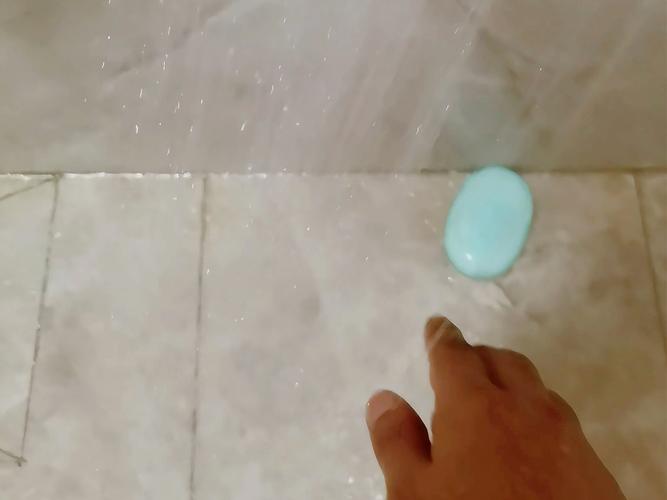 捡肥皂是什么意思?为什么“捡肥皂”这个梗突然火了?