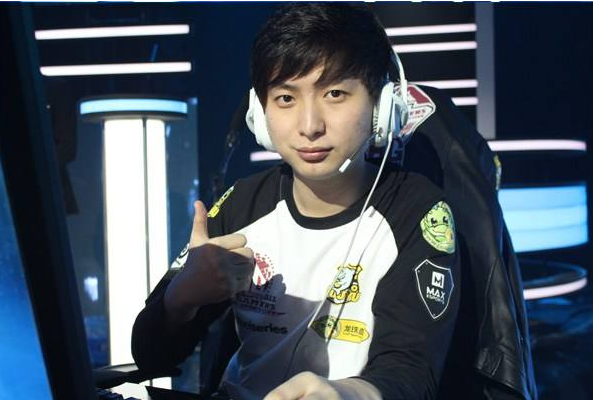 东珈abvs日照路虎,第一届cf首届全国冠军是谁?